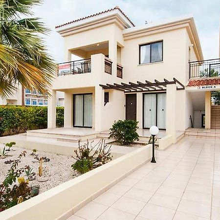 Beautiful 2-Bedroom Apartment - Great Location Pafos Dış mekan fotoğraf
