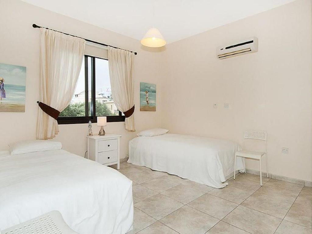 Beautiful 2-Bedroom Apartment - Great Location Pafos Dış mekan fotoğraf